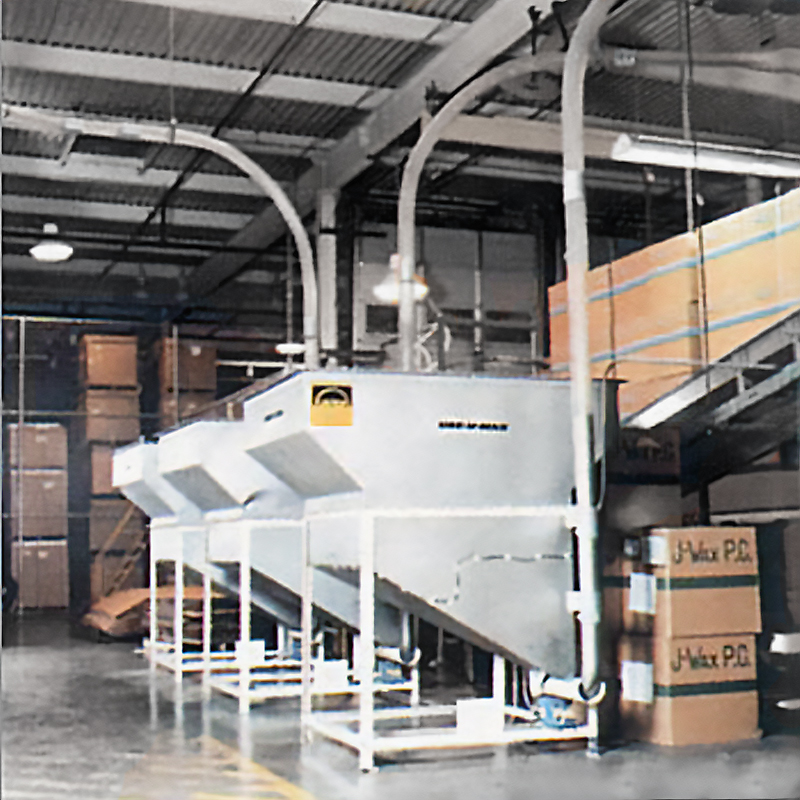 Feed Bins for Bottle Cap Conveying System